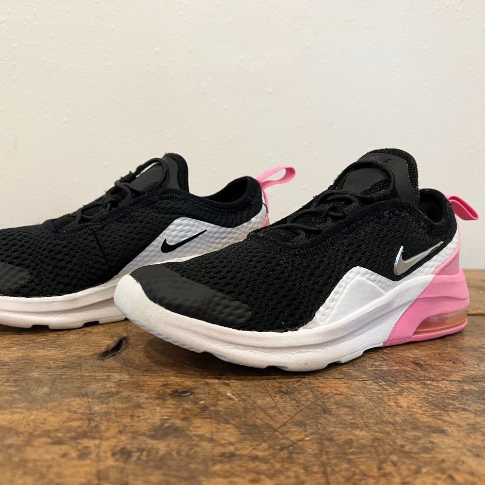 Nike Air Max Motion 2 - Little Kids Shoe - Size 1 - Black / White / Pink